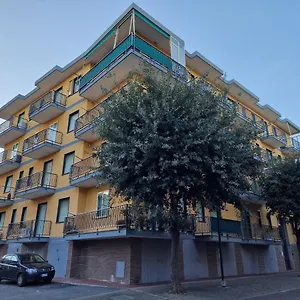 https://nettuno-250-metri-dal-mare-free-parking.hotelitalianriviera.com
