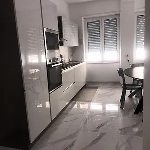 https://cuore-di-napoli-naples-80133-2.hotels-amalfi.com