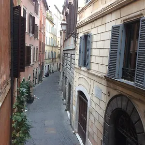 vicolo-delle-grotte-centro-di-roma.it-romehotels.com/